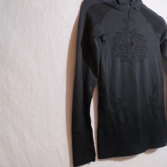 Athleta Ombre Grey & Black Quarter Zip Pullover Top Athletic Athleisure Size S - Picture 3 of 7